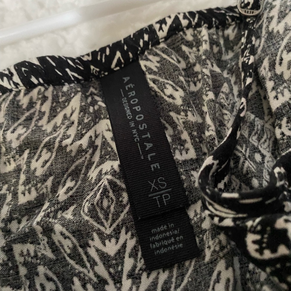 Aeropostale Black and White Pattern Jumpsuit size - XSMALL - Picture 4 of 4